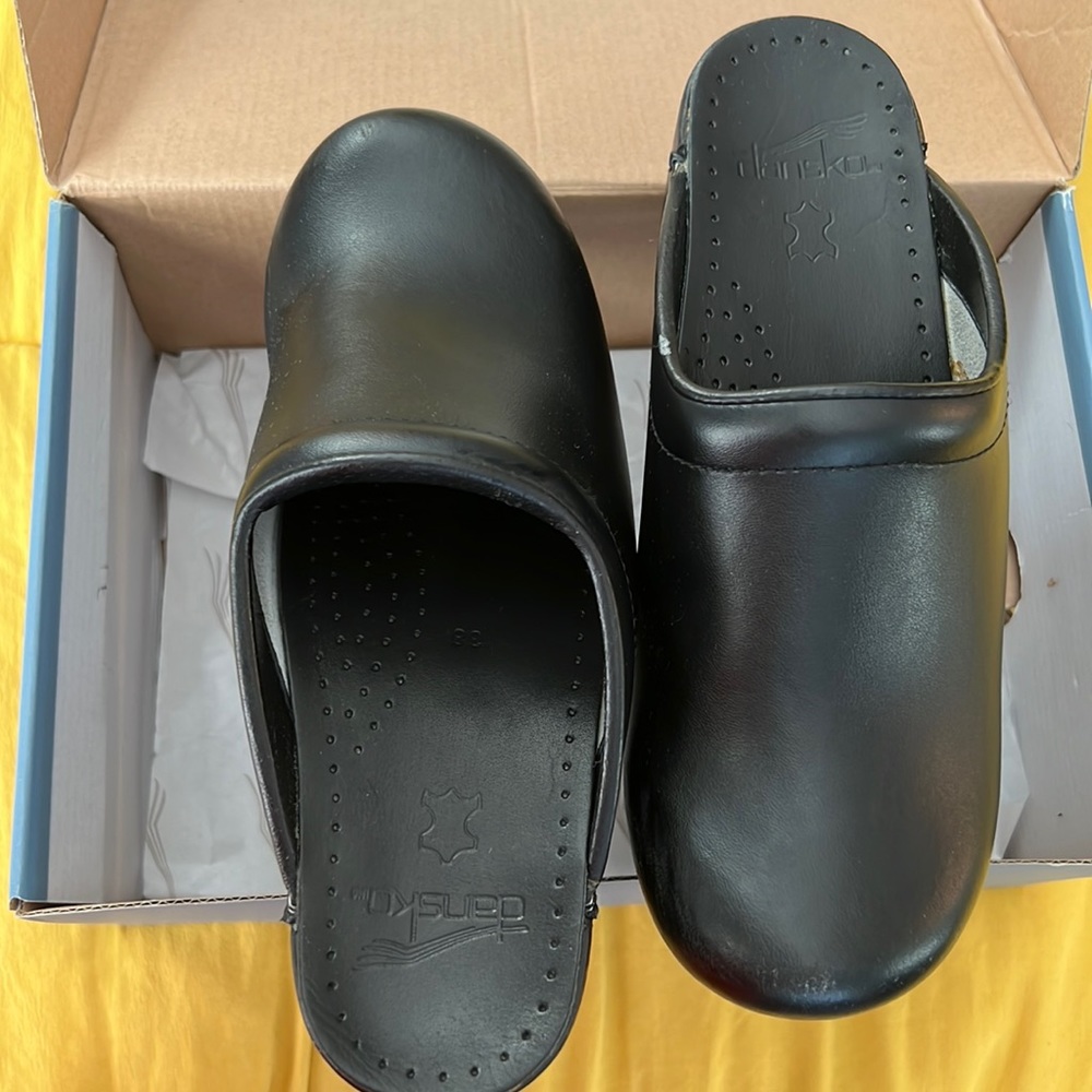 DANSKO clogs!!